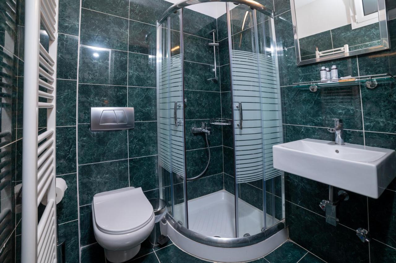 Brettania Hotel يانينة المظهر الخارجي الصورة